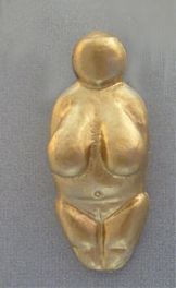 colgante Venus de Menton colgante oro estatuilla