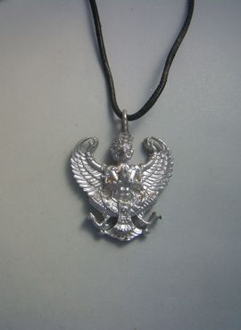 colgante Garuda dios águila amuleto de plata