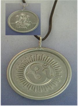 colgante Lakshmi Om de plata