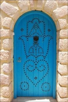 mano de Fátima en puerta magrebí